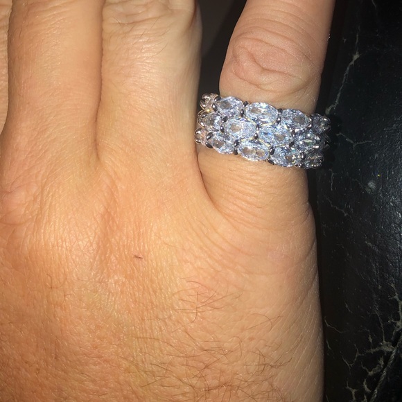 18ct Oval Triple Eternity Band - Picture 5 of 14